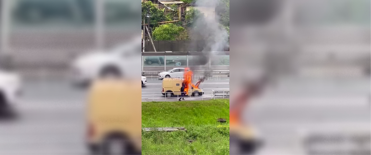 В Сочи сгорел автомобиль, похожий на инкассаторский